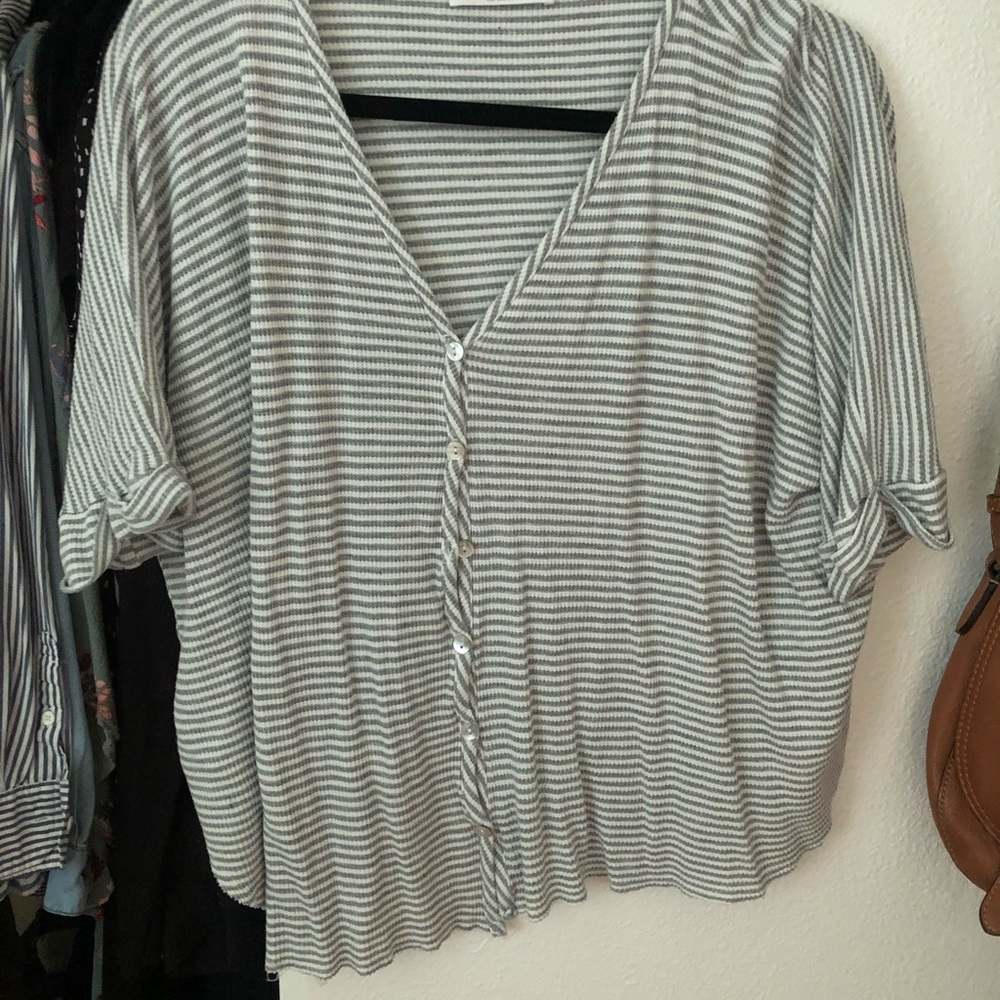 CJLA grey/striped button short sleeve